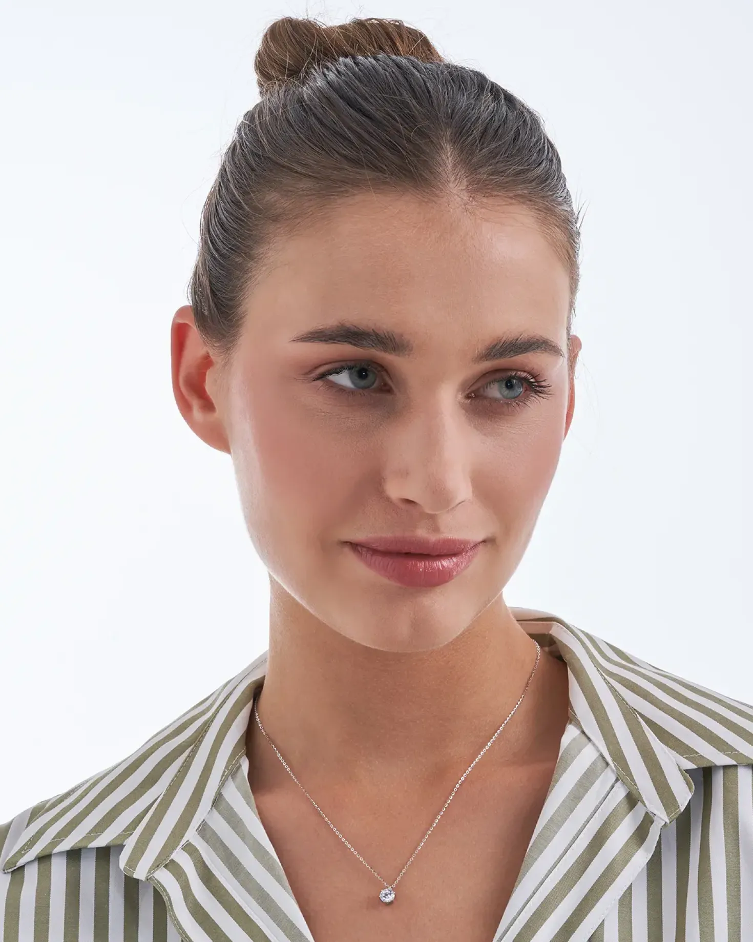 Collana - Classically Elegant