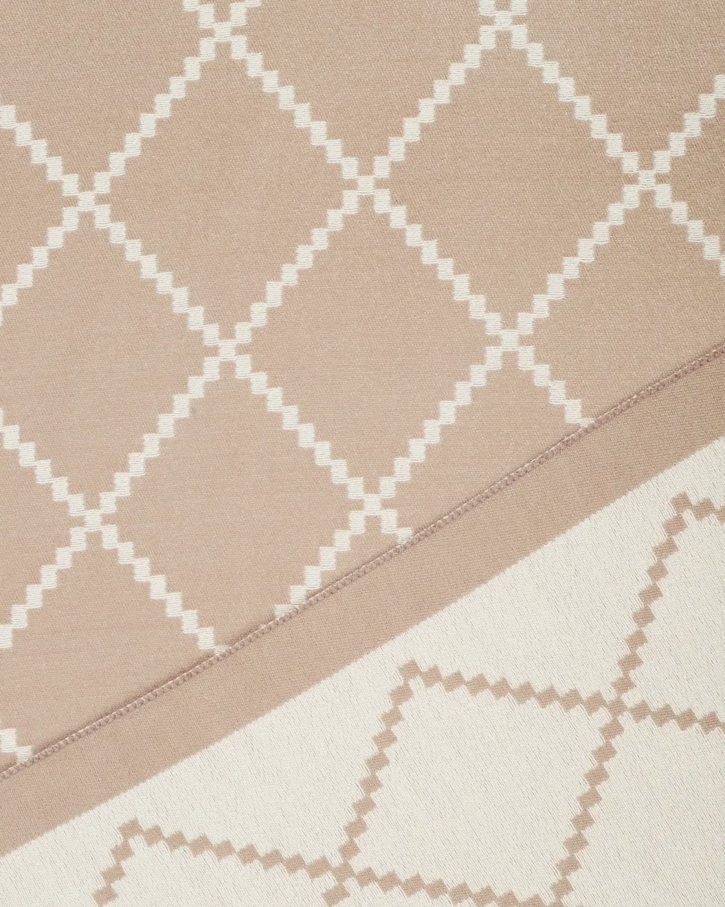 Sciarpa - Elegant Simplicity